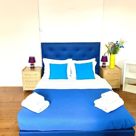 Classic Chiado 1 - Central Guest House Room With Shared Bathroom 리스본 외부 사진