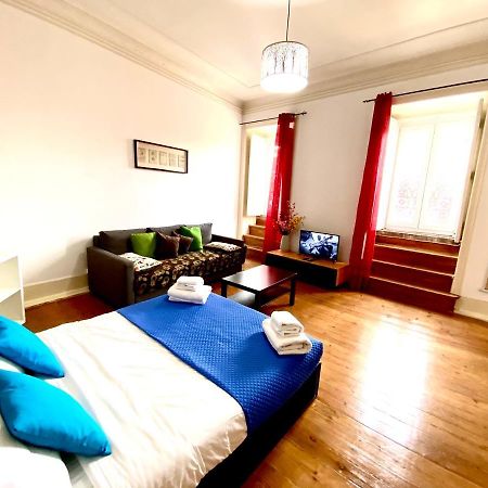 Classic Chiado 1 - Central Guest House Room With Shared Bathroom 리스본 외부 사진