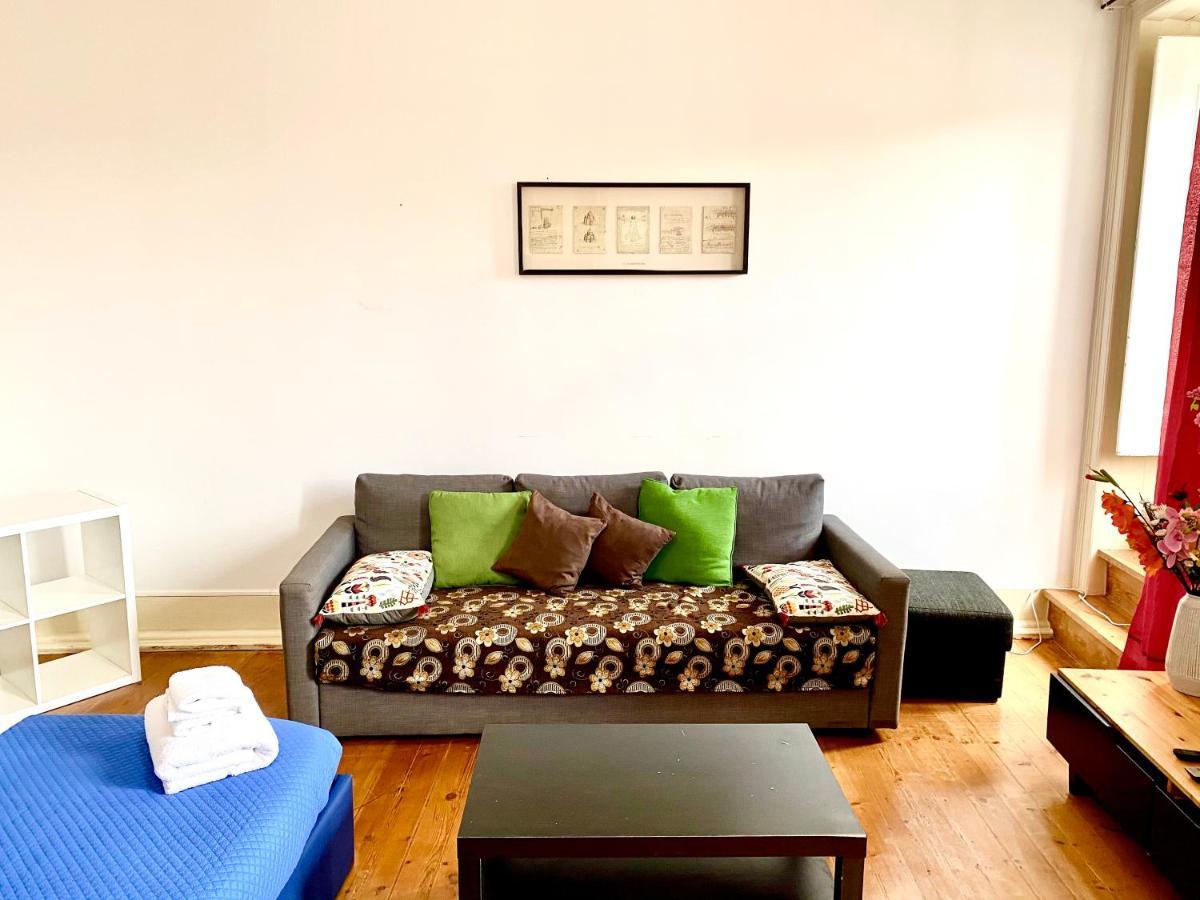 Classic Chiado 1 - Central Guest House Room With Shared Bathroom 리스본 외부 사진