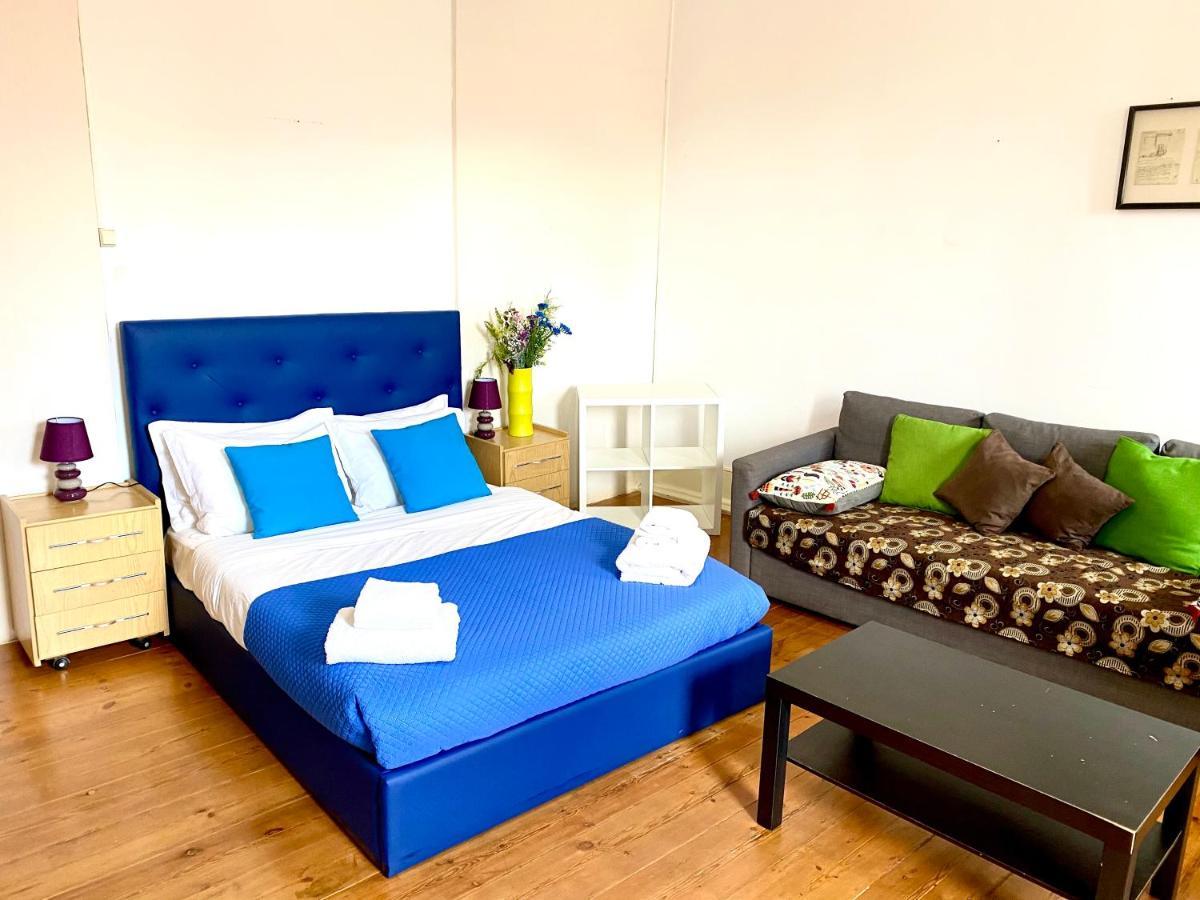 Classic Chiado 1 - Central Guest House Room With Shared Bathroom 리스본 외부 사진