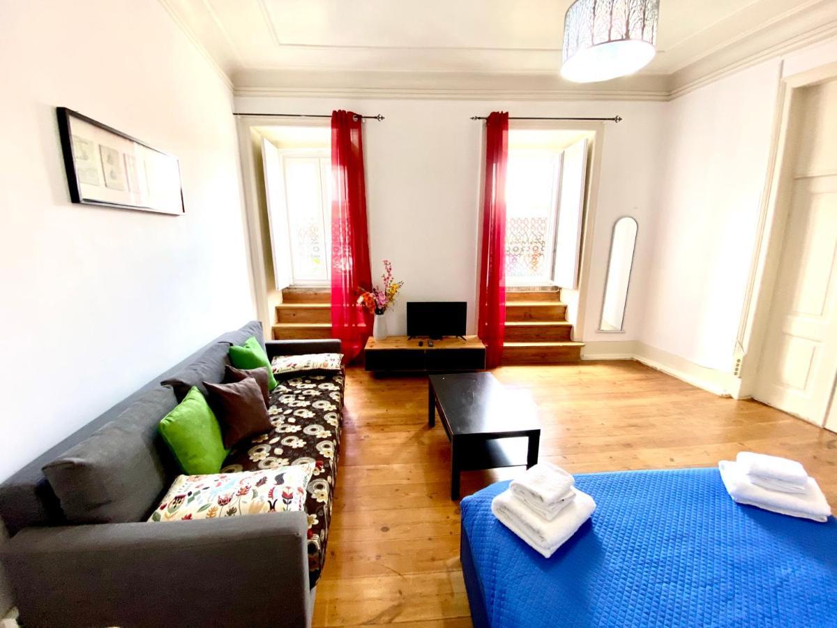 Classic Chiado 1 - Central Guest House Room With Shared Bathroom 리스본 외부 사진