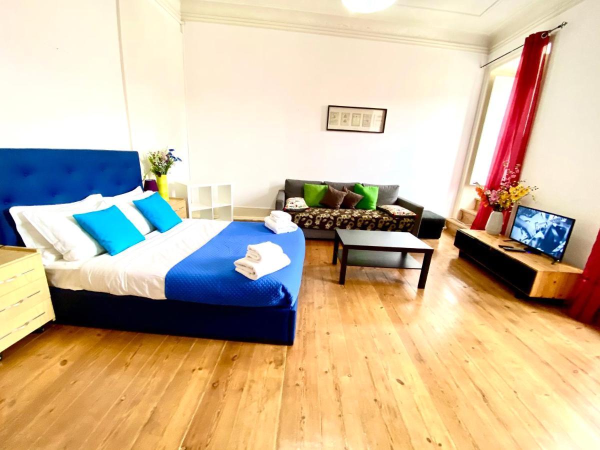 Classic Chiado 1 - Central Guest House Room With Shared Bathroom 리스본 외부 사진