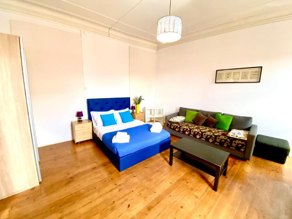 Classic Chiado 1 - Central Guest House Room With Shared Bathroom 리스본 외부 사진